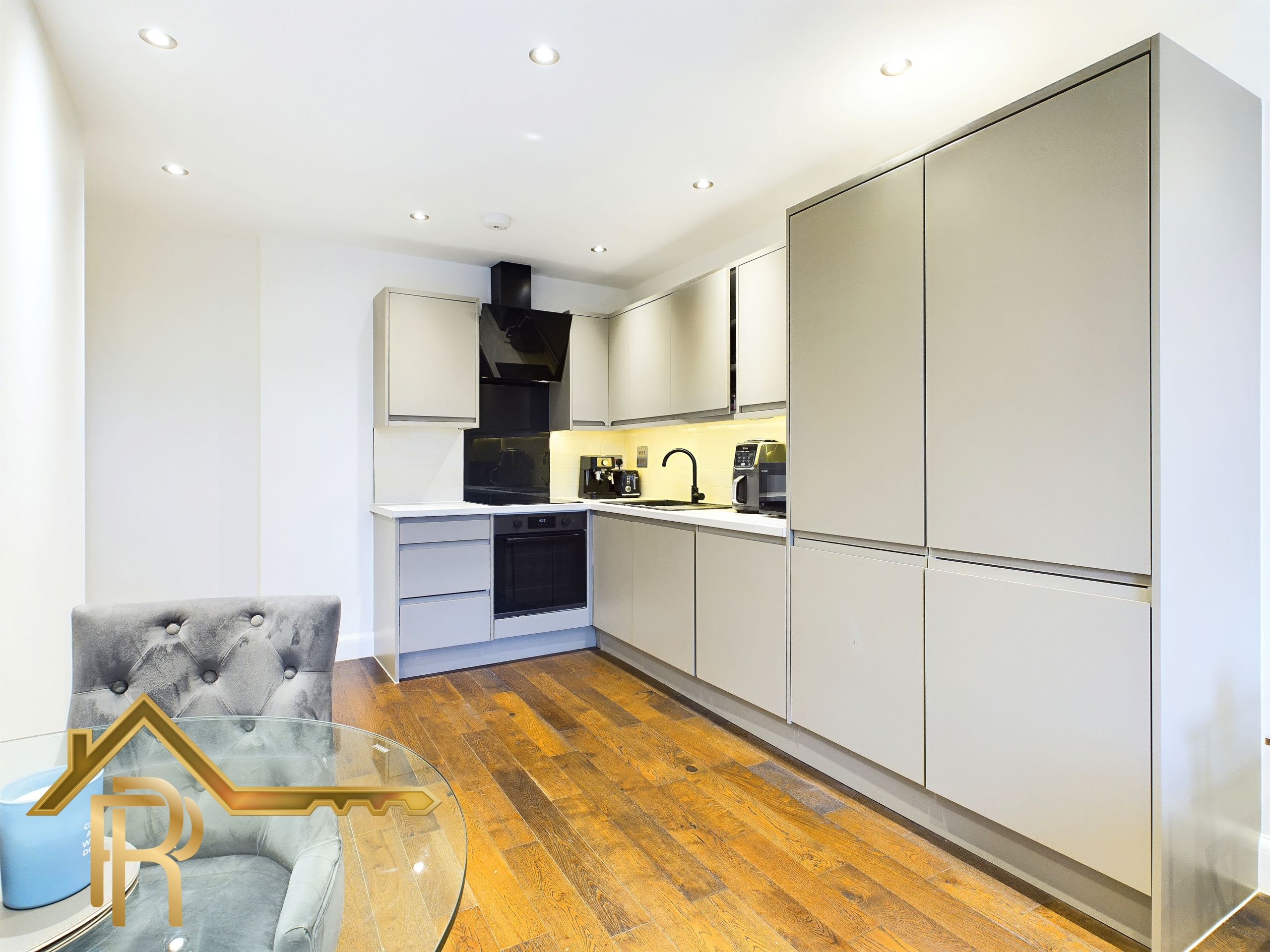 High Street, Brentwood, CM14