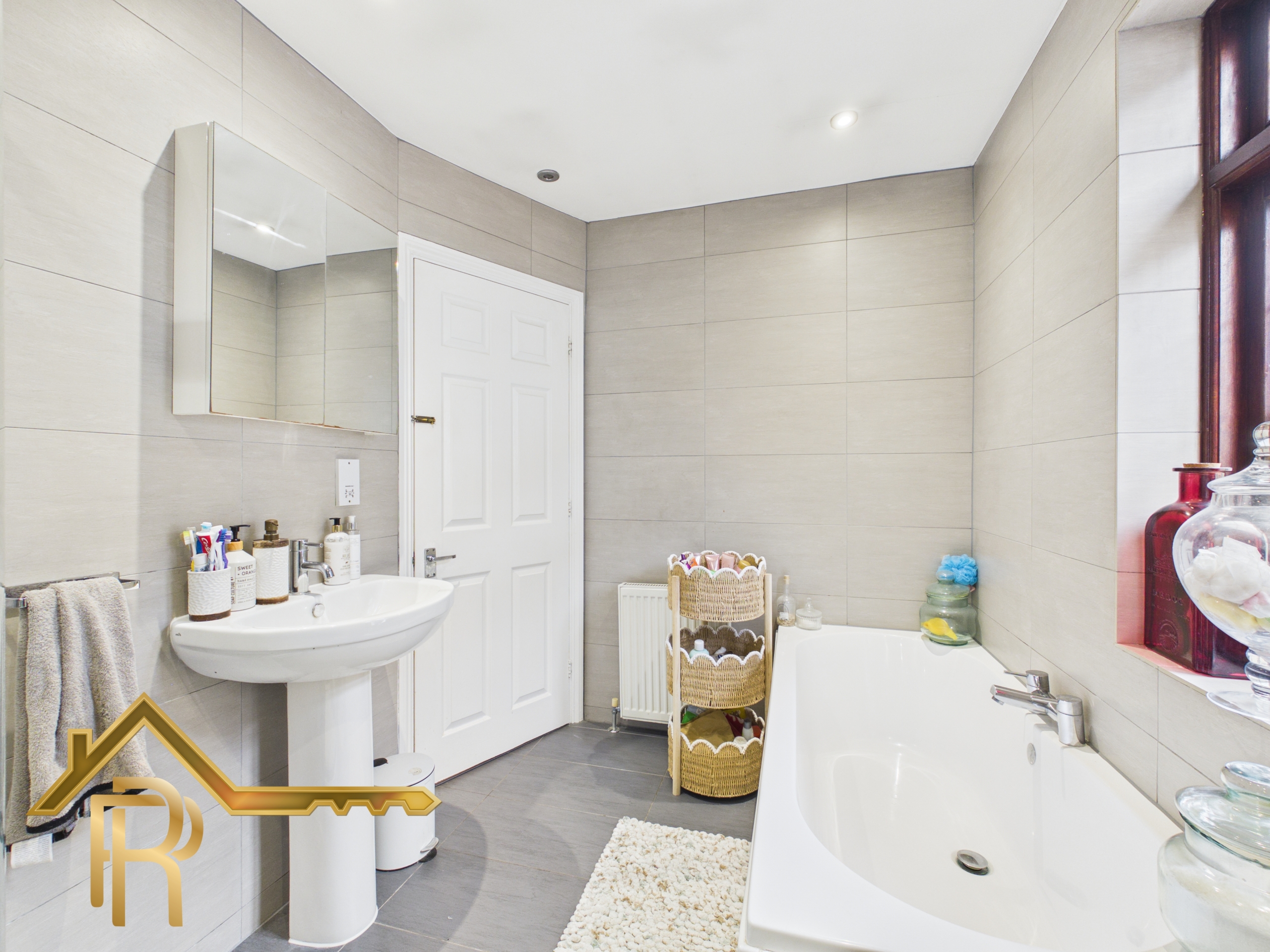 HALL LANE, UPMINSTER, RM14