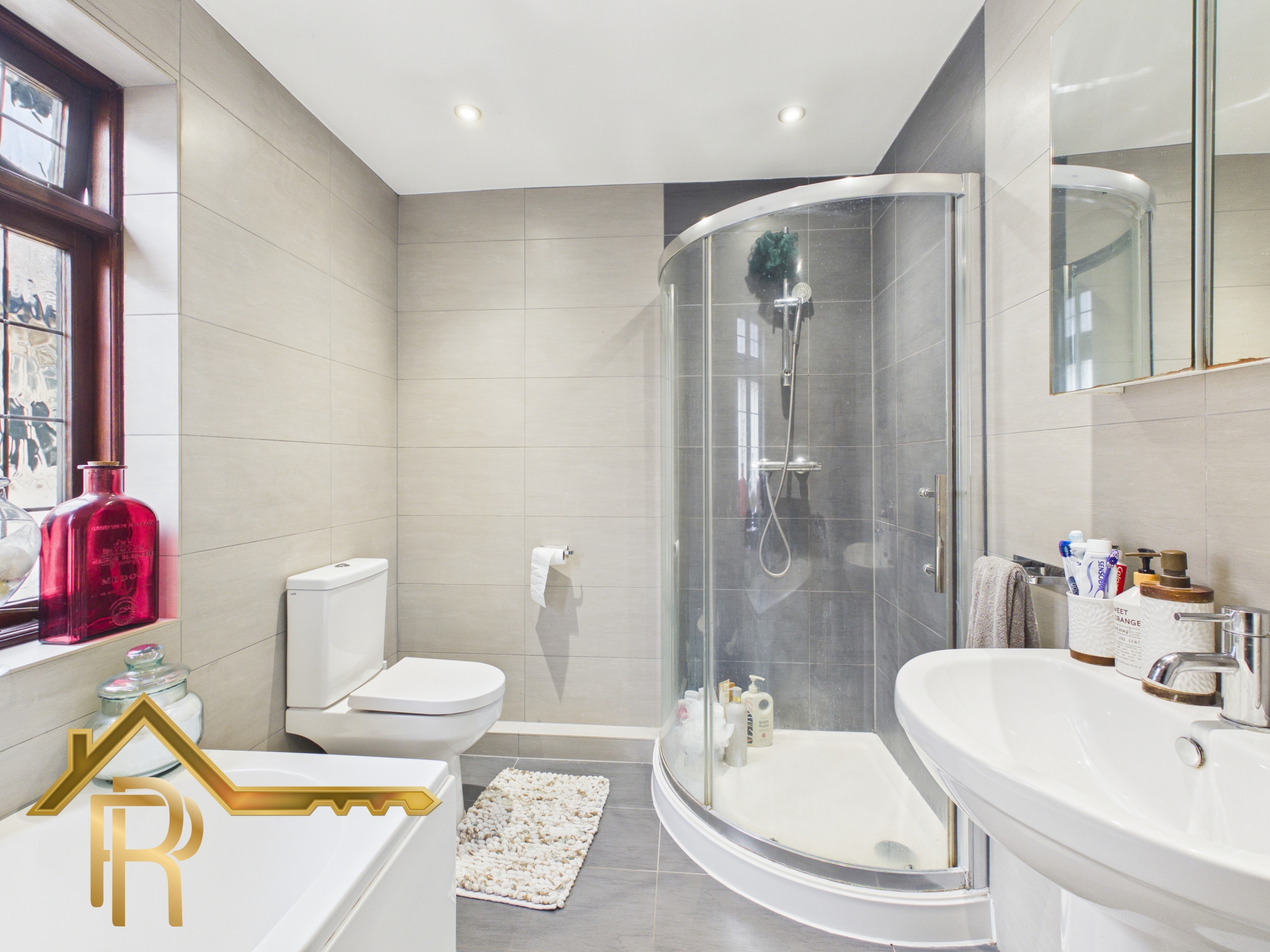 HALL LANE, UPMINSTER, RM14