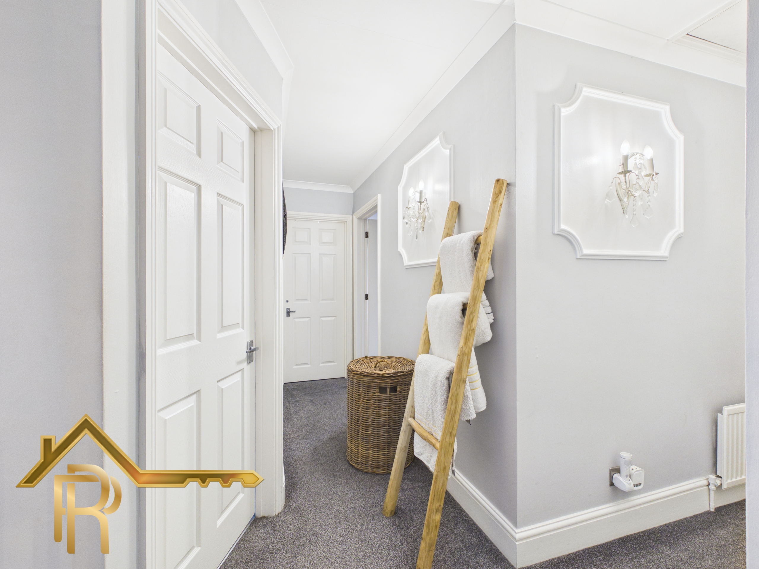 HALL LANE, UPMINSTER, RM14