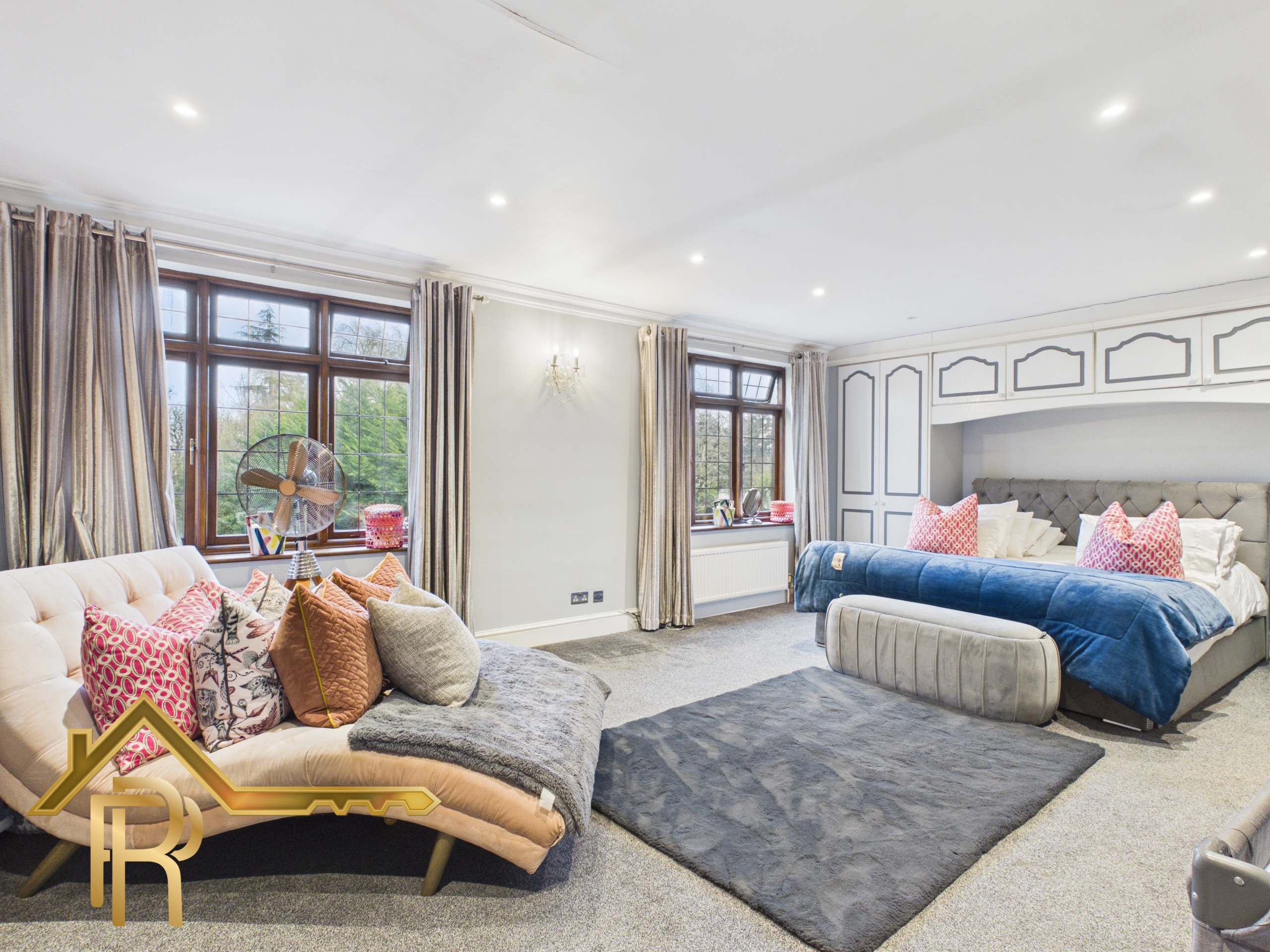 HALL LANE, UPMINSTER, RM14